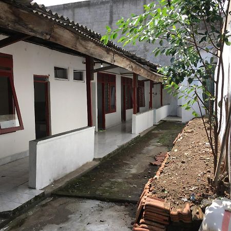Tambak Bayan Guesthouse Kejayan Esterno foto