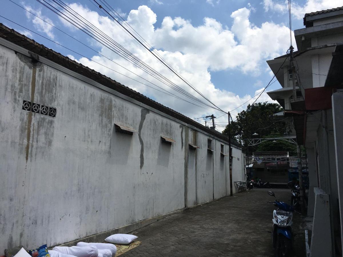 Tambak Bayan Guesthouse Kejayan Esterno foto