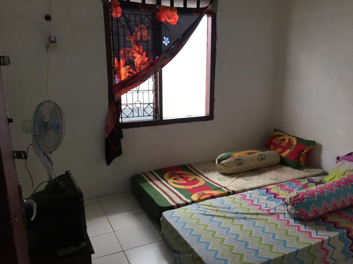 Tambak Bayan Guesthouse Kejayan Esterno foto