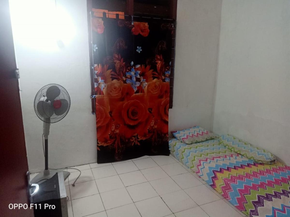 Tambak Bayan Guesthouse Kejayan Esterno foto