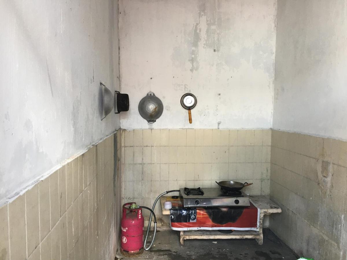 Tambak Bayan Guesthouse Kejayan Esterno foto