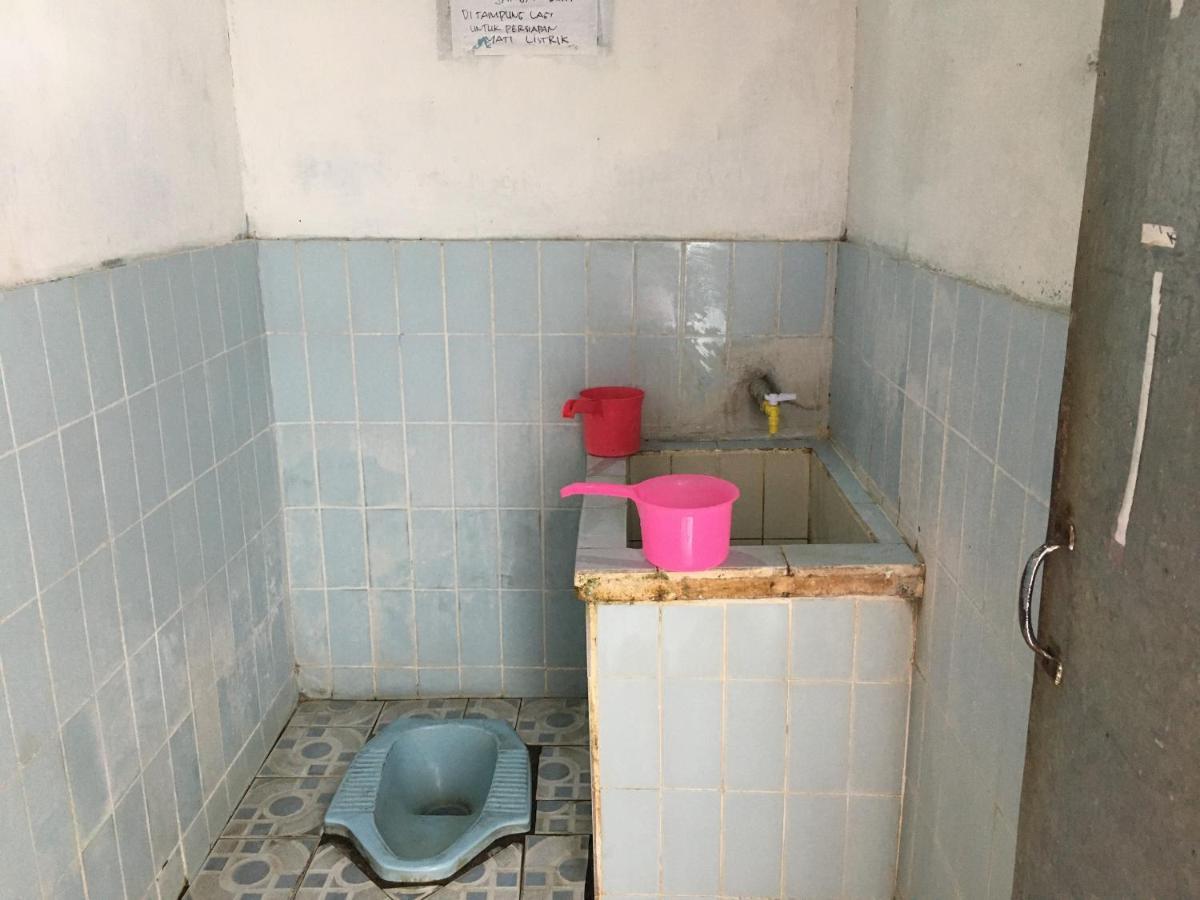 Tambak Bayan Guesthouse Kejayan Esterno foto